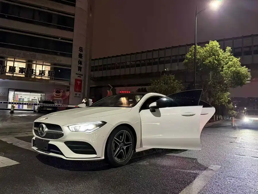 Mercedes-Benz CLA 2022 CLA 200 4MATIC, 40 000 км — фото 3